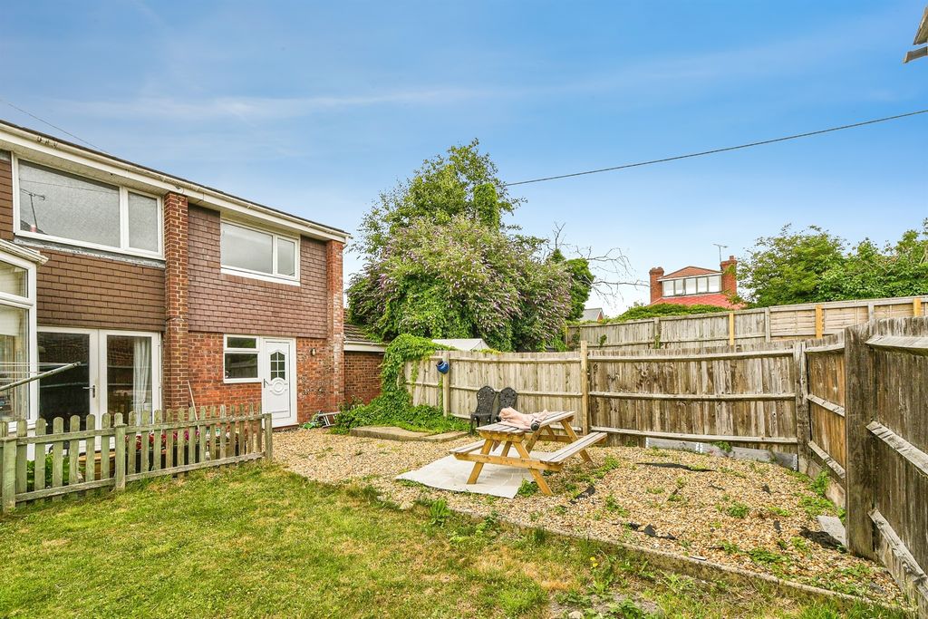 Property photo 2 of 19