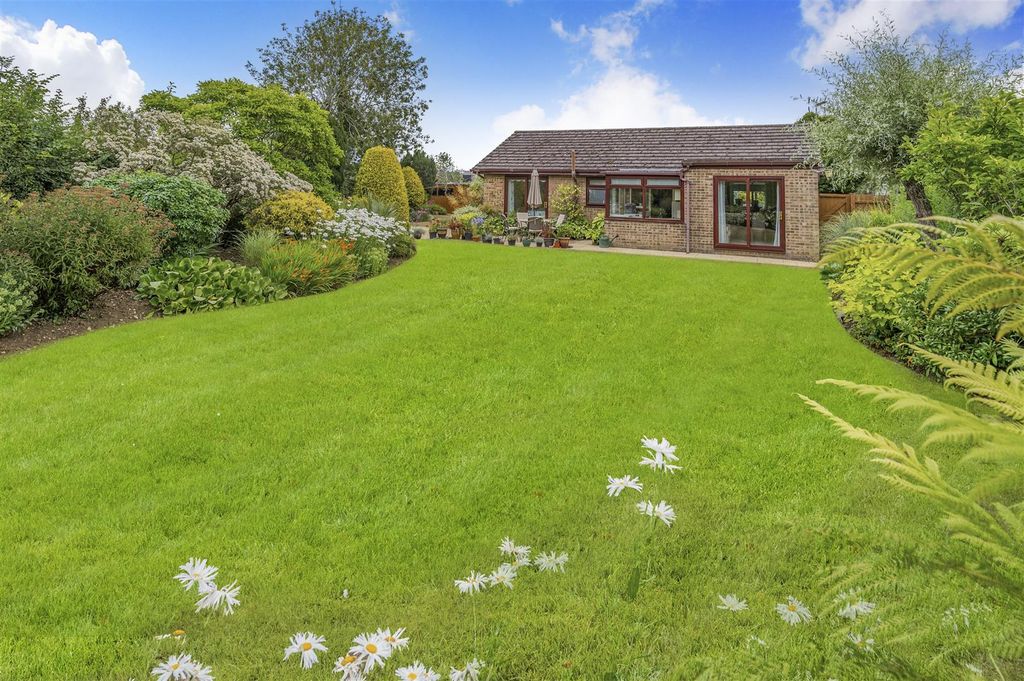 Property photo 1 of 27