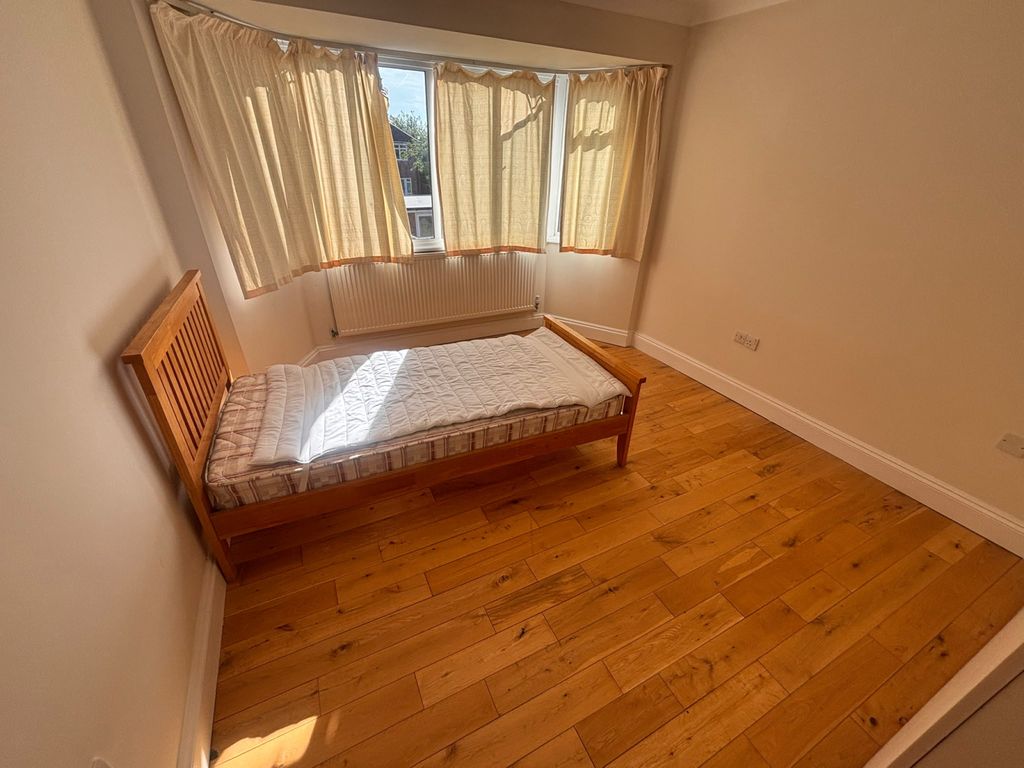 Property photo 2 of 5 Gallery