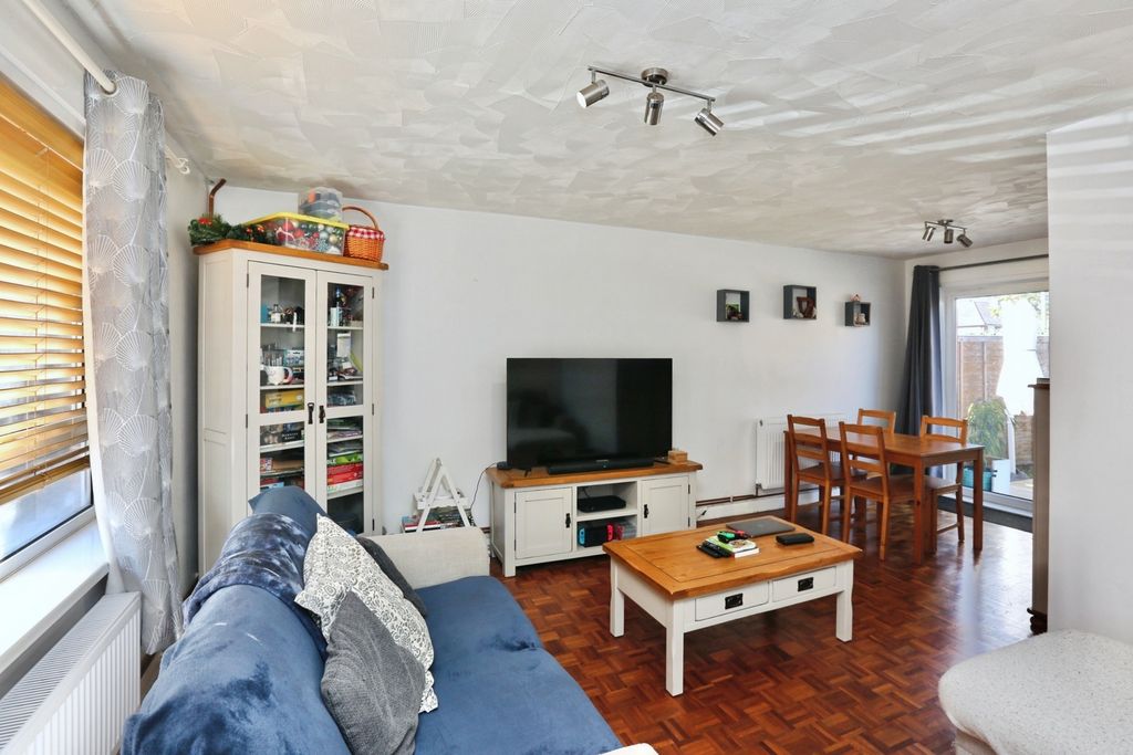 Property photo 2 of 16 Pbox-Img.Jpg