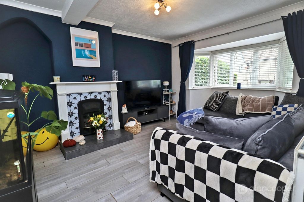 Property photo 2 of 24 5476235
