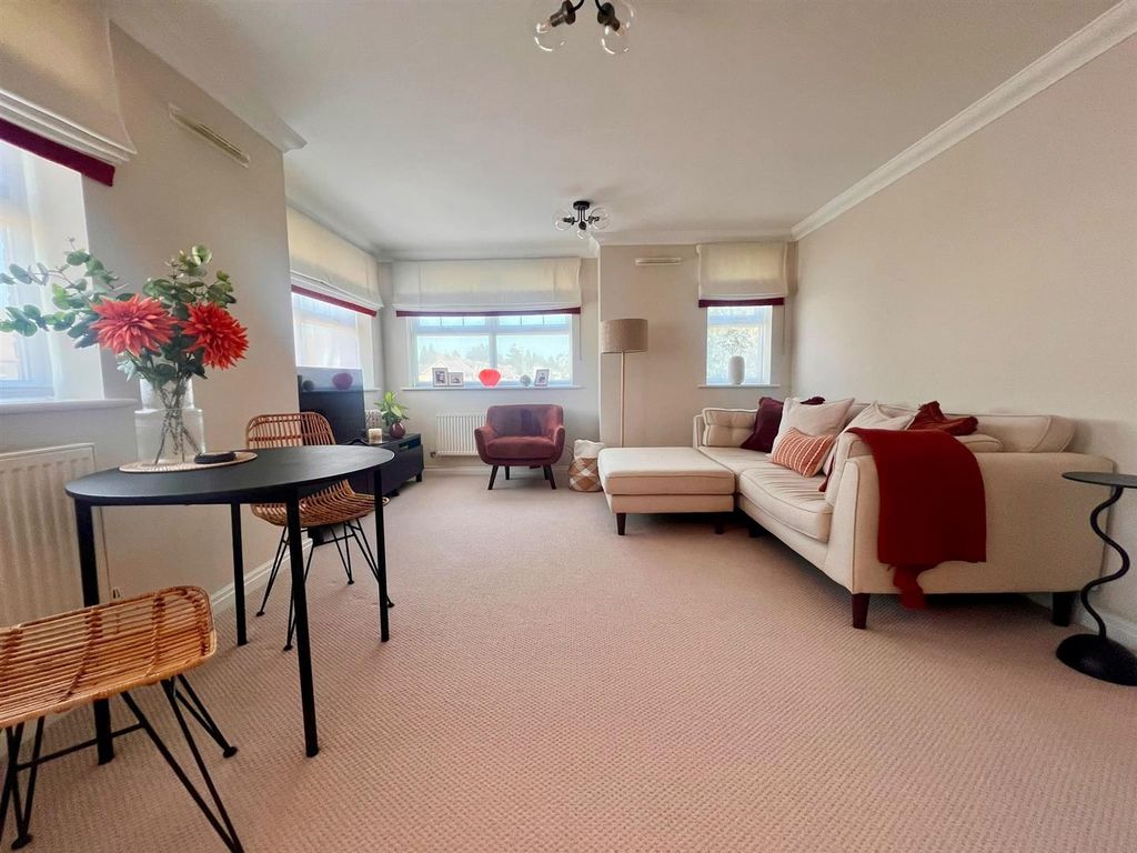 Property photo 2 of 17 Living Room