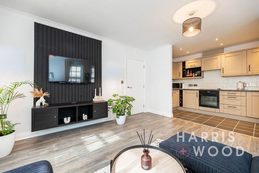 Property photo 2 of 16 4531481