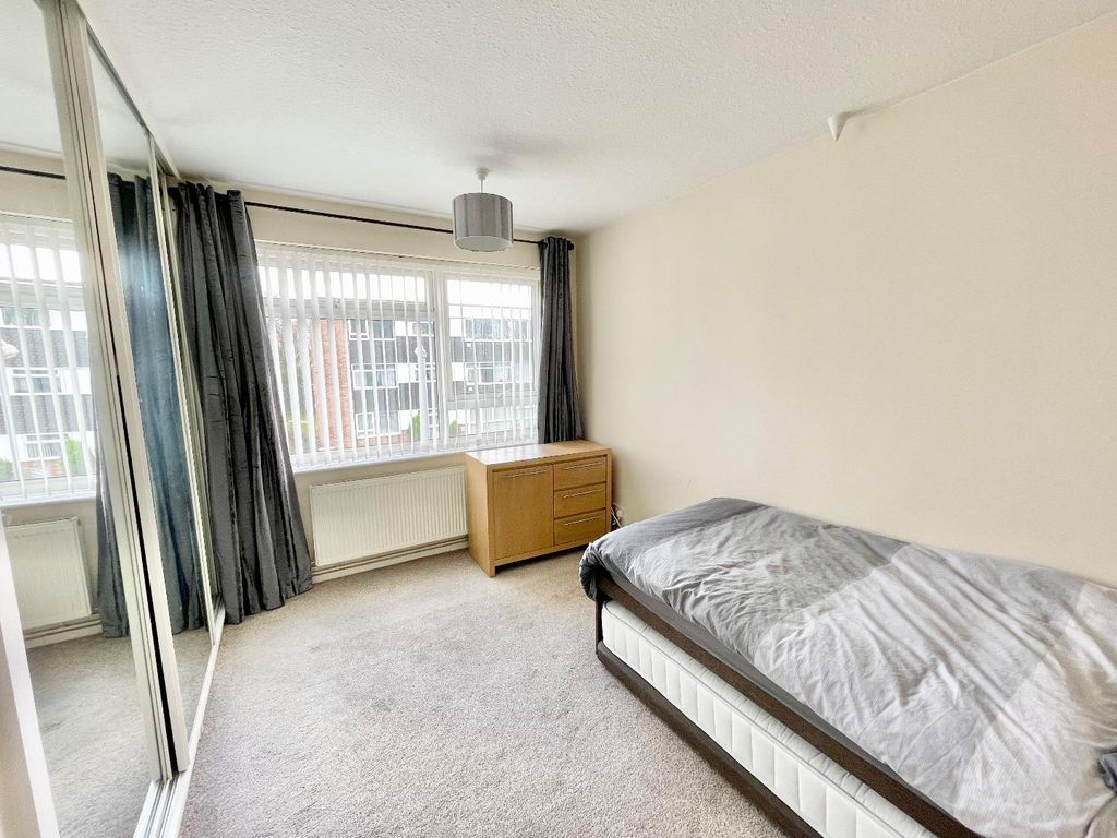 Property photo 3 of 7 Bedroom Two