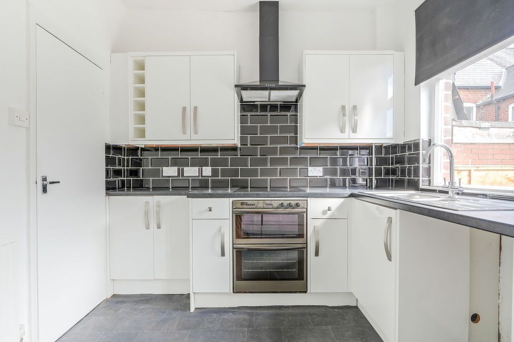 Property photo 2 of 14 Kitchen