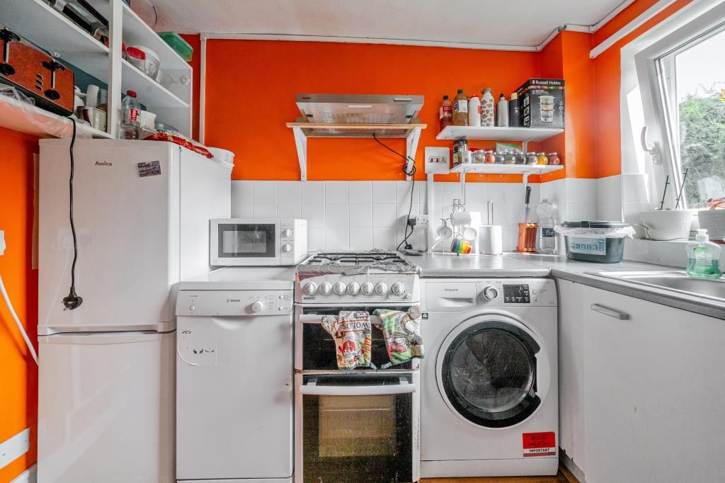 Property photo 3 of 16 Kitchen
