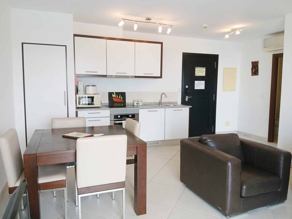 Property photo 2 of 10 Open Plan Living