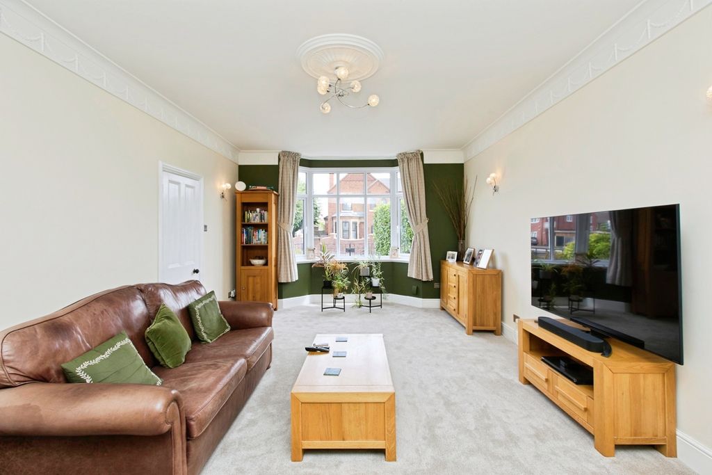 Property photo 3 of 26 Pbox-Img.Jpg
