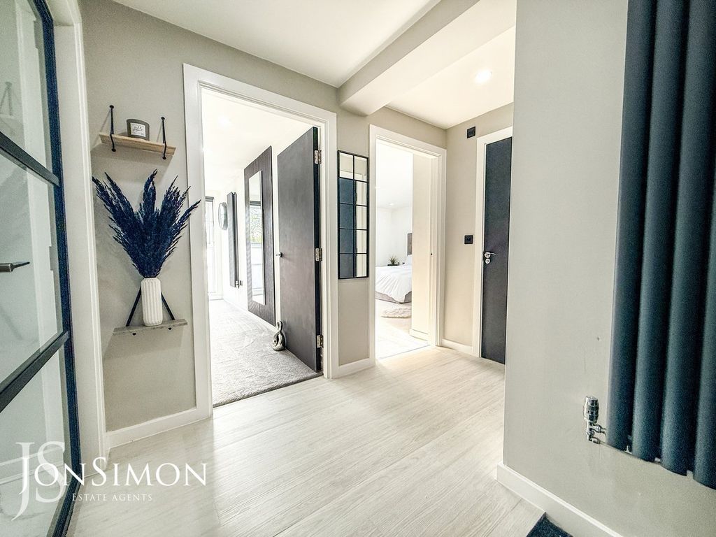 Property photo 3 of 36