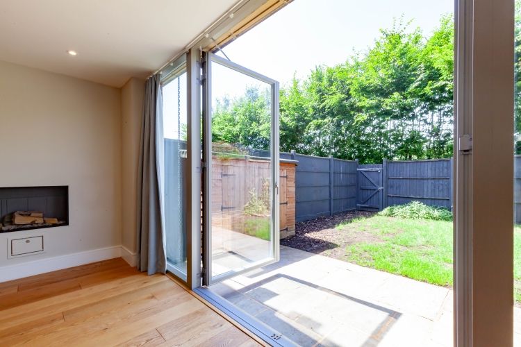 Property photo 3 of 9 332021