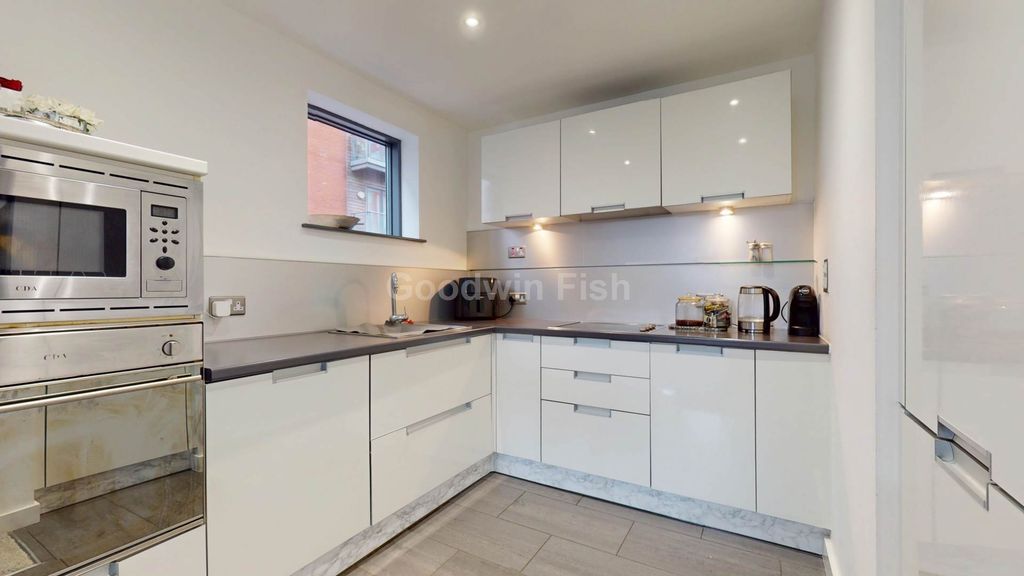 Property photo 2 of 11