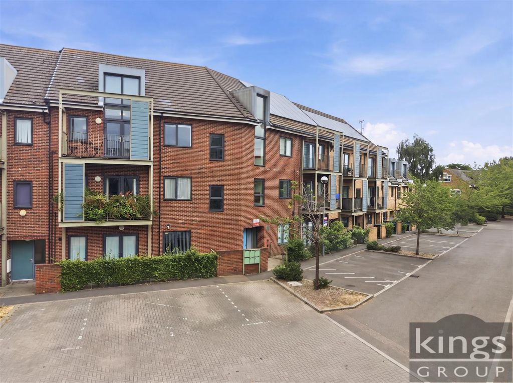 Property photo 1 of 18