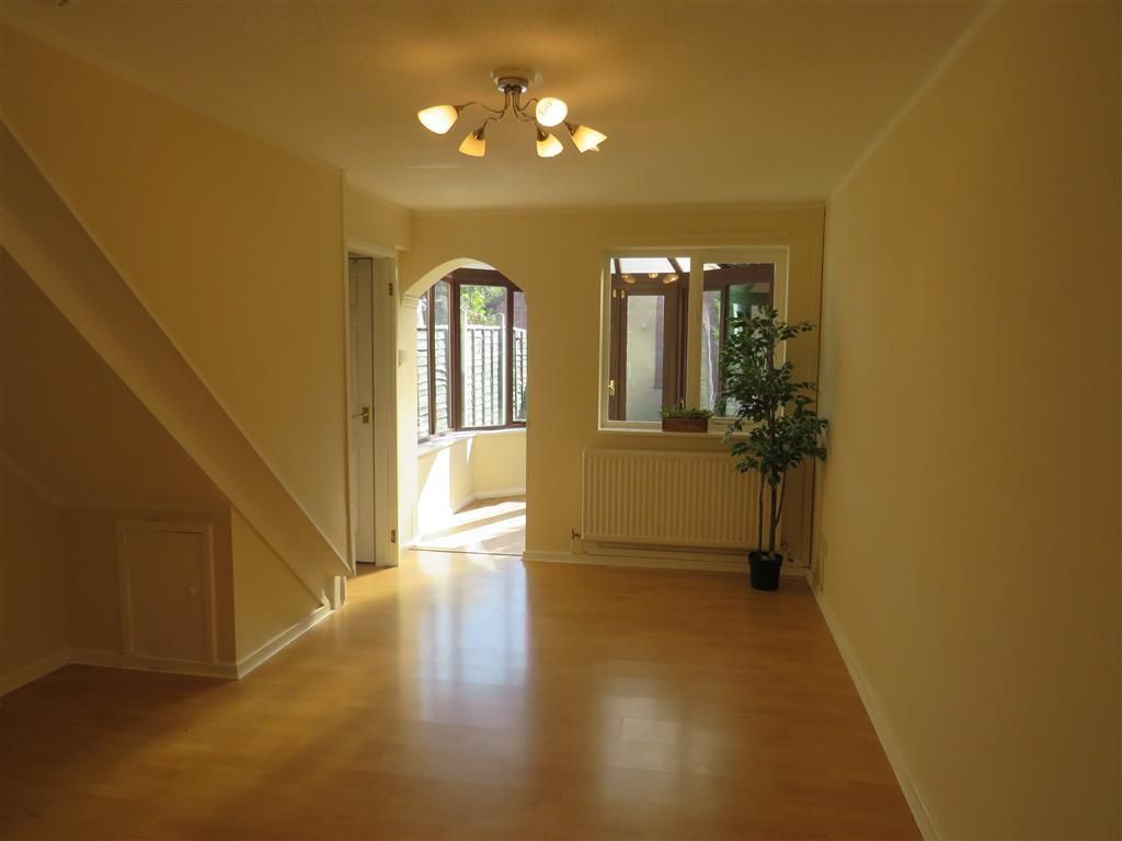 Property photo 3 of 6 Living Room