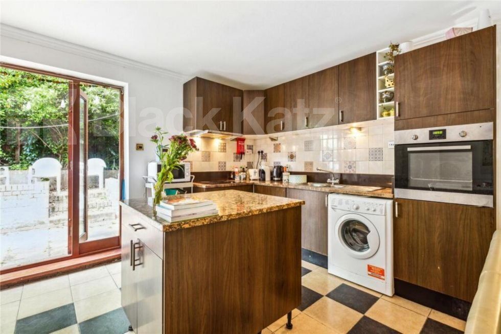 Property photo 3 of 10