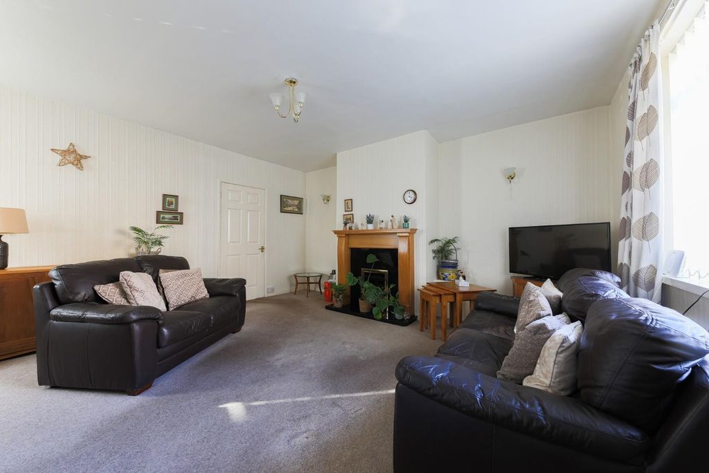 Property photo 2 of 12 Living Room