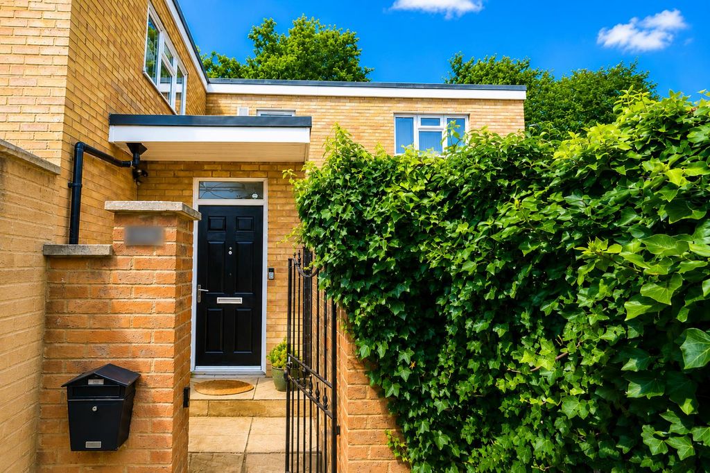 Property photo 1 of 17 16.Png
