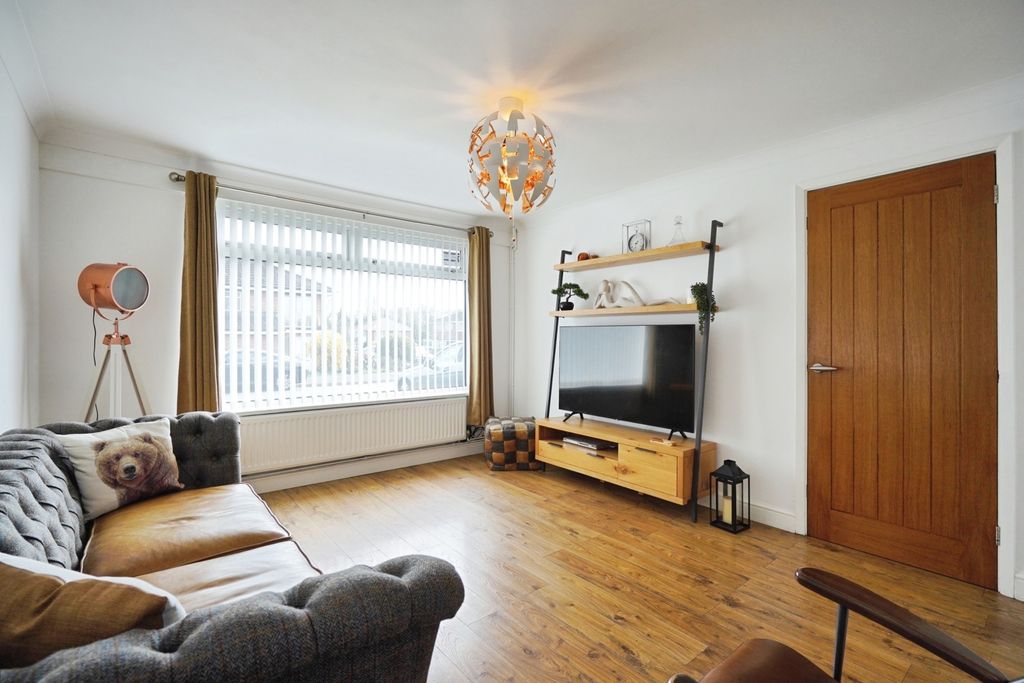 Property photo 2 of 20 Lounge