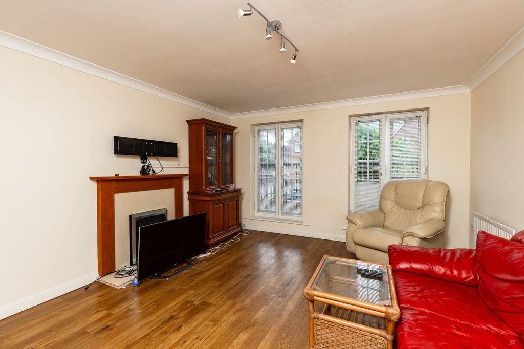 Property photo 2 of 24