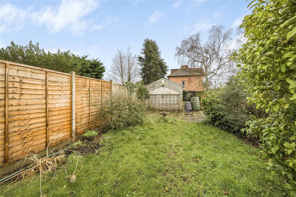 Property photo 2 of 12 Garden