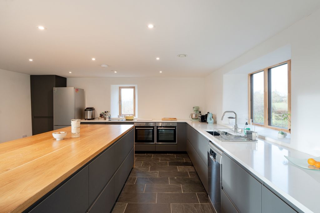 Property photo 3 of 29 Kitchen Dinning Area
