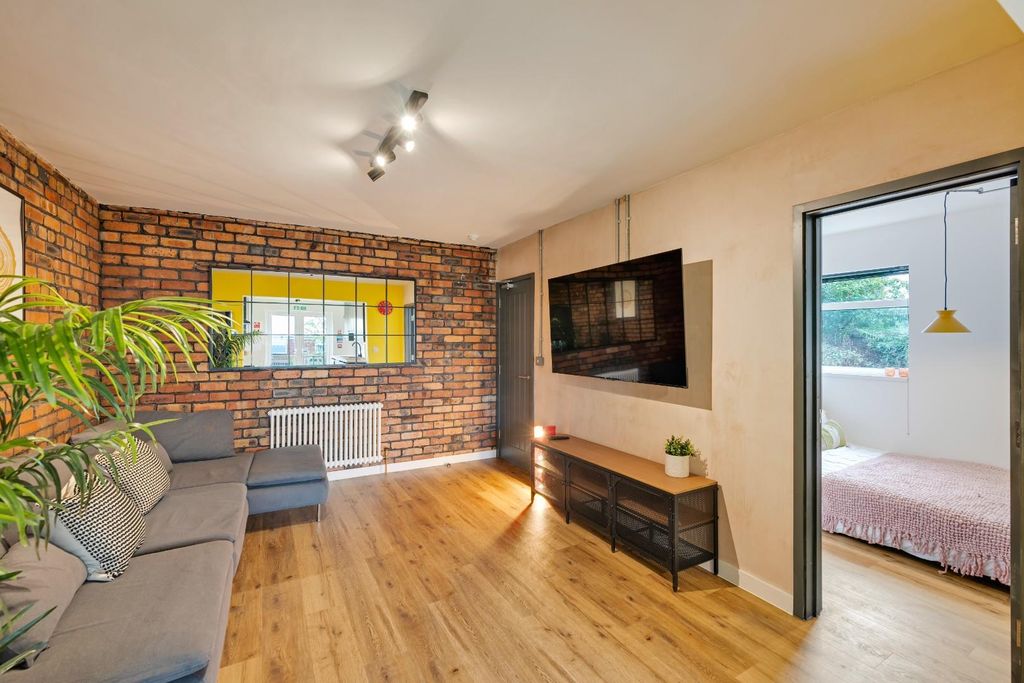 Property photo 2 of 14 2.Jpg