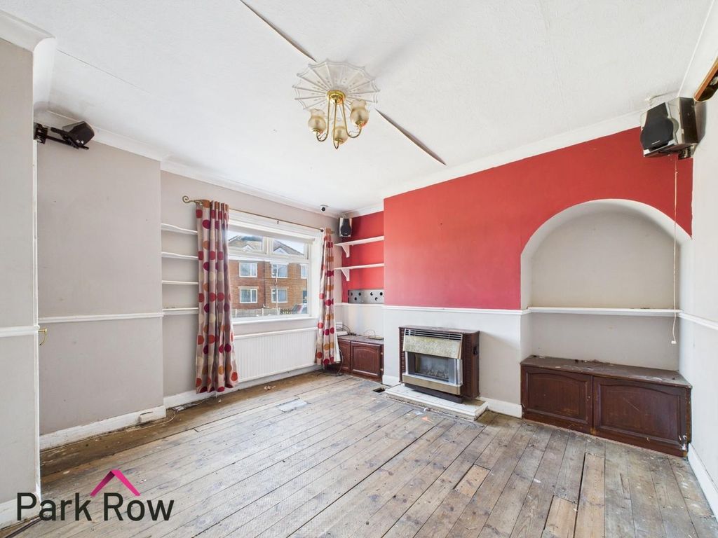 Property photo 2 of 10 Lounge