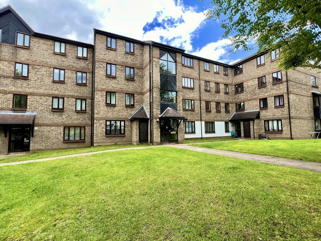 Property photo 3 of 13 Presented By Clinton Crawford Of Ewemove Bexley An