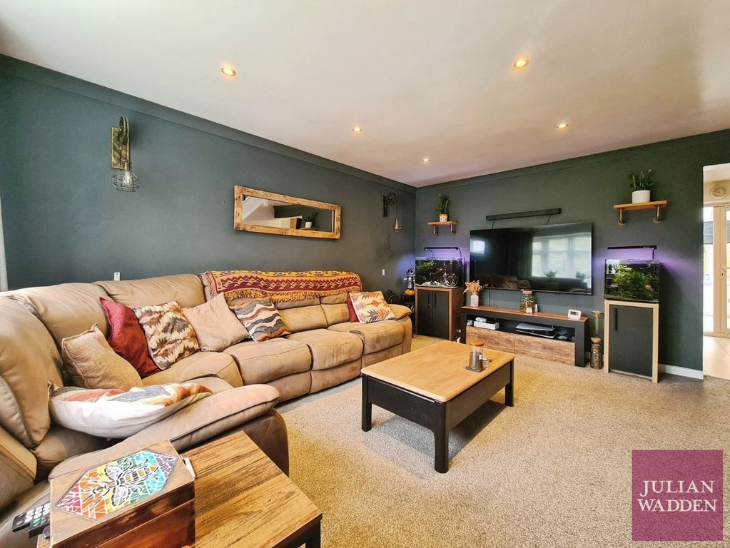 Property photo 2 of 23 Picture No. 18