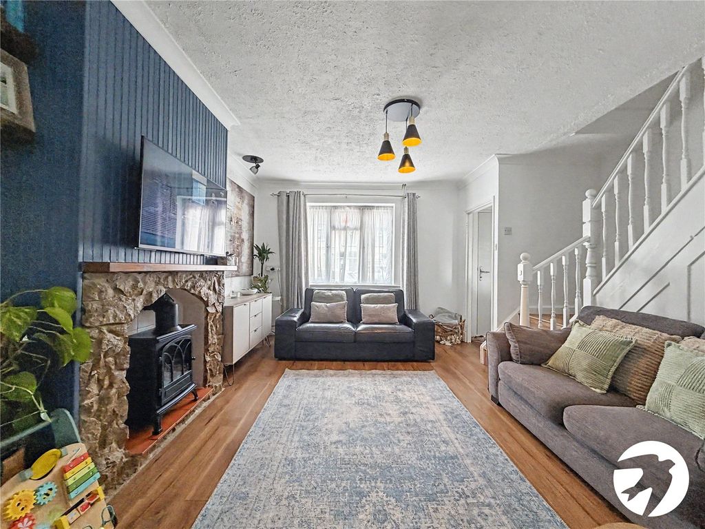 Property photo 2 of 14 Lounge
