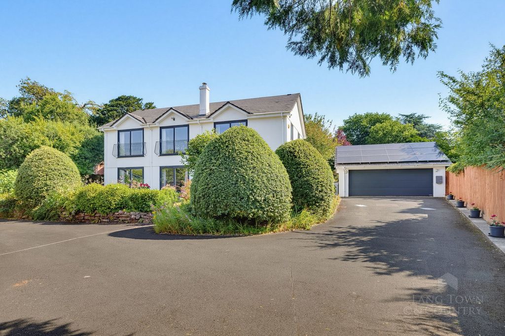 Property photo 1 of 34