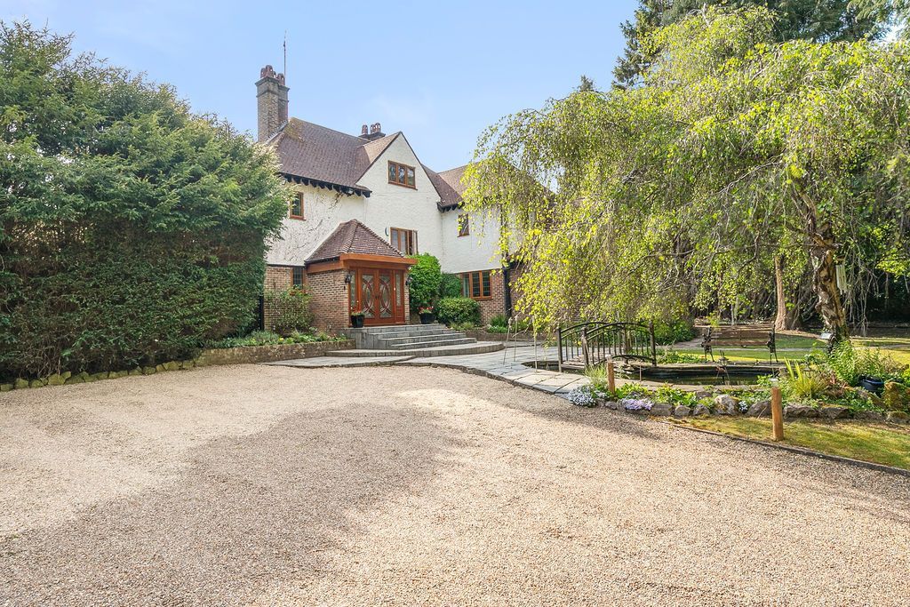 Property photo 2 of 59
