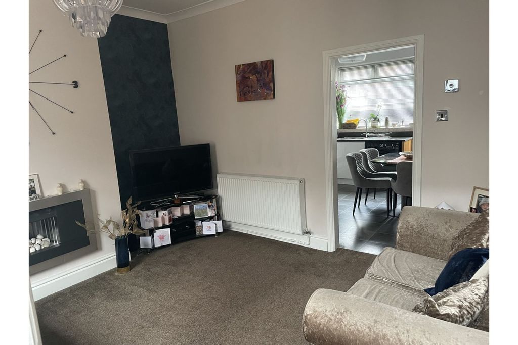 Property photo 3 of 11