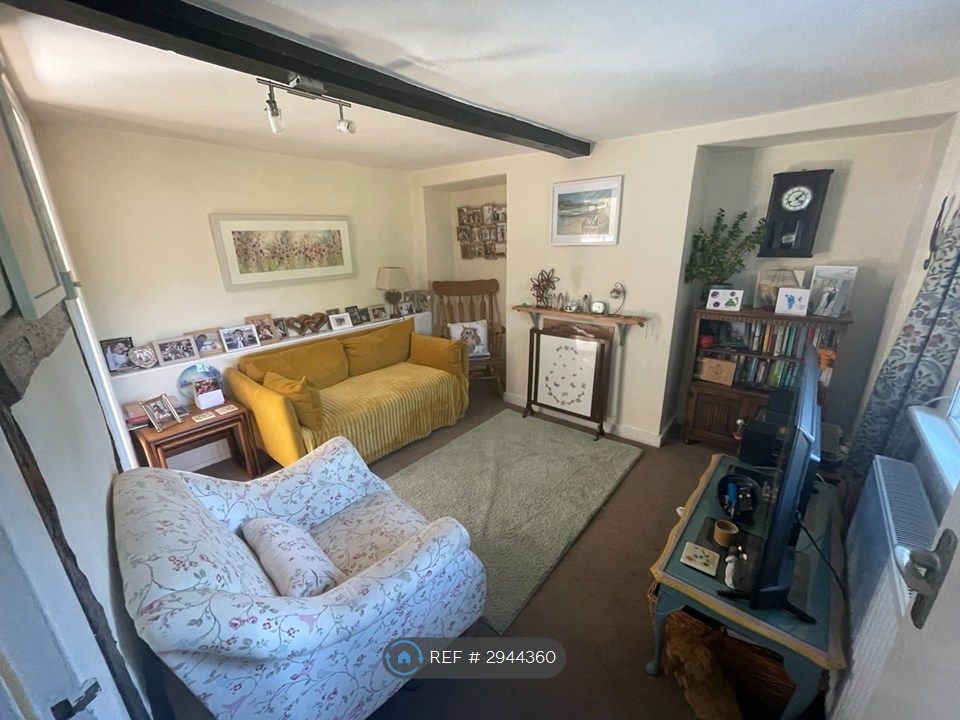 Property photo 3 of 15 Sitting Room