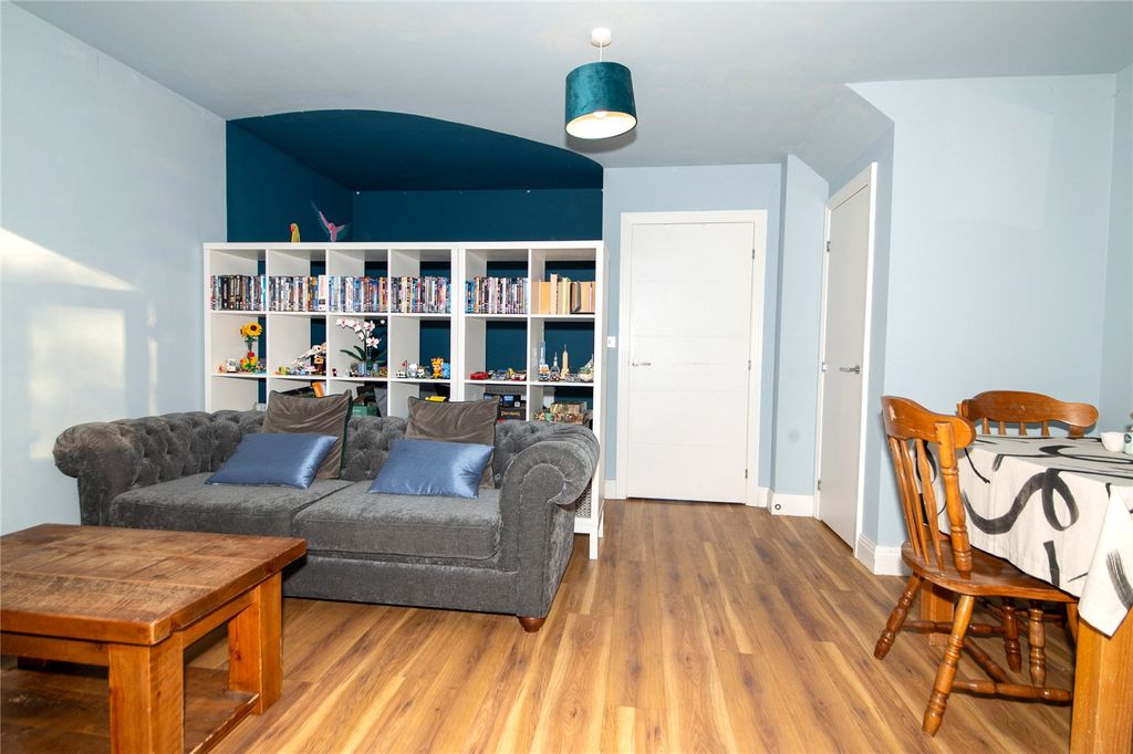 Property photo 3 of 18 Picture No. 13