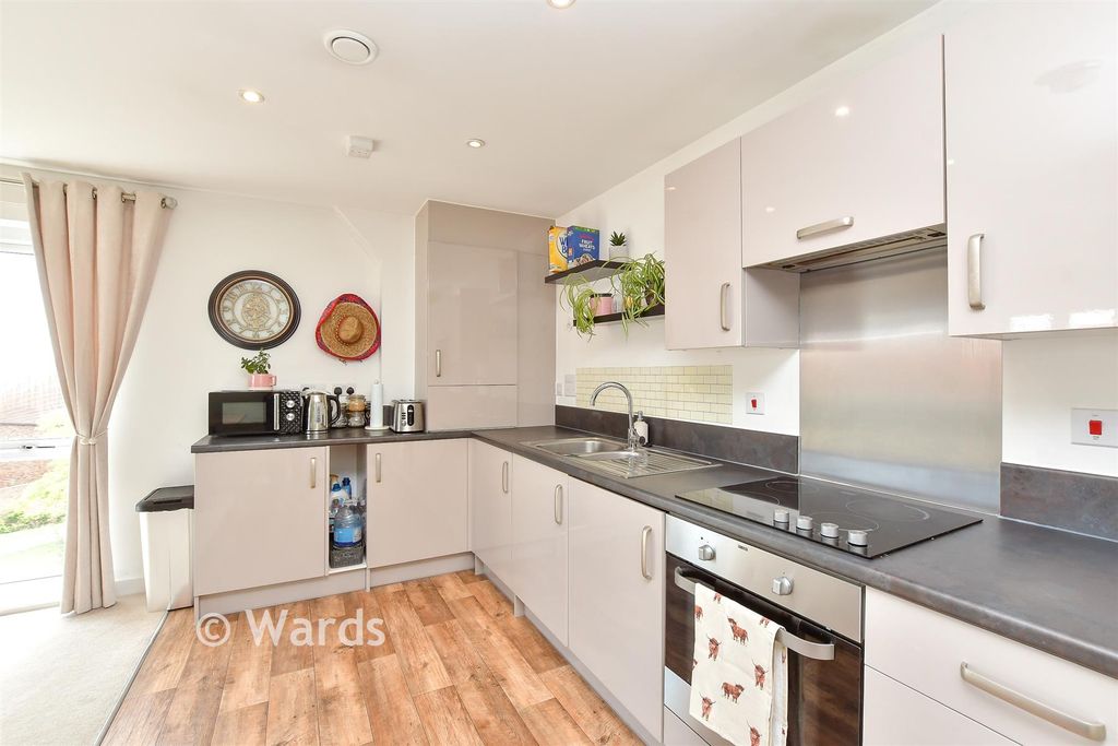 Property photo 3 of 10 Kitchen/ Living Area