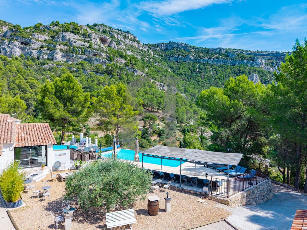 Property photo 3 of 44