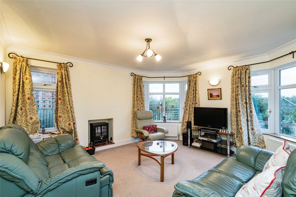 Property photo 2 of 17 Picture No. 13