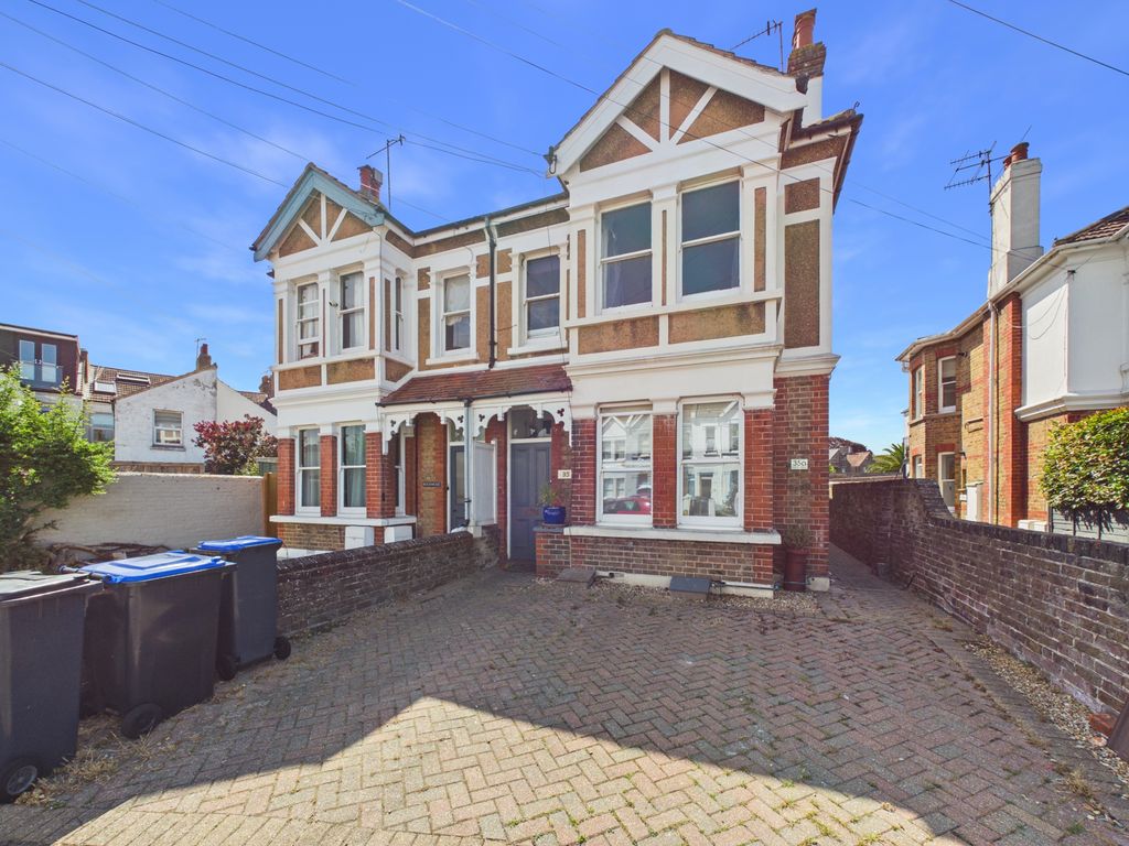Property photo 1 of 6 External