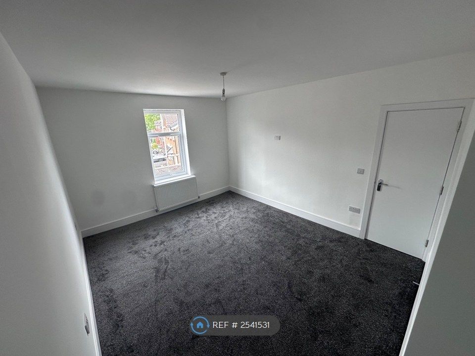 Property photo 2 of 4 Bedroom