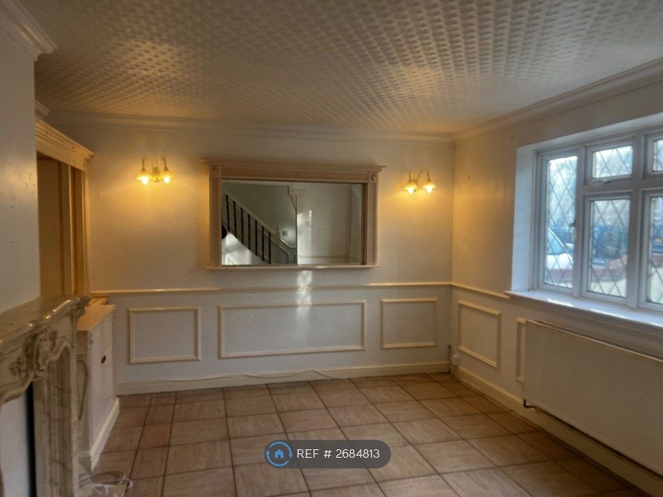 Property photo 3 of 32