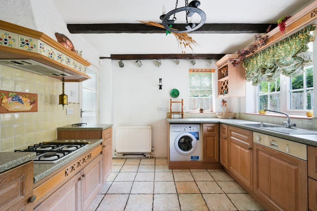 Property photo 3 of 22 Chaldon Common Road, (25).Jpg