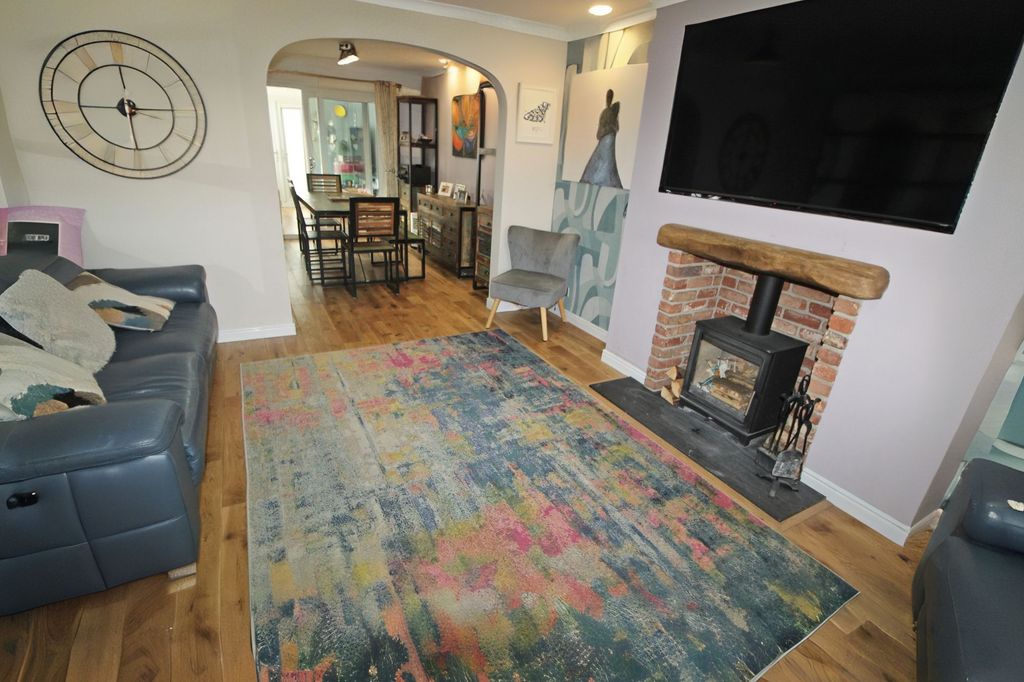 Property photo 2 of 30