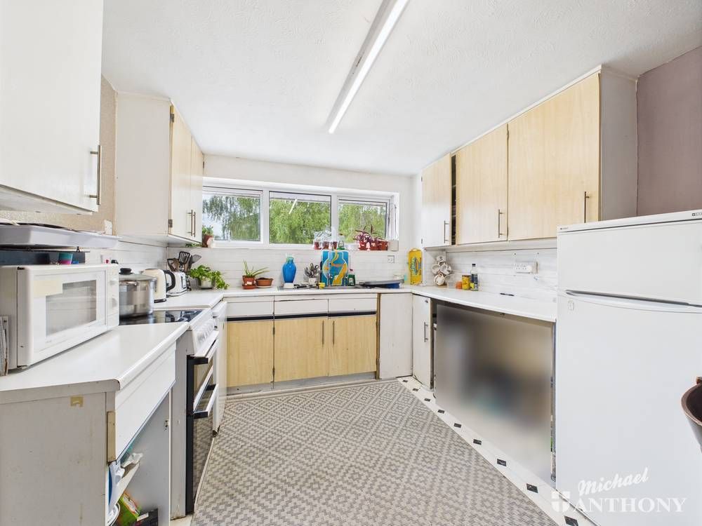 Property photo 3 of 11 Cam02773G0-Pr0313-Still004-Thumbnail-H750-70