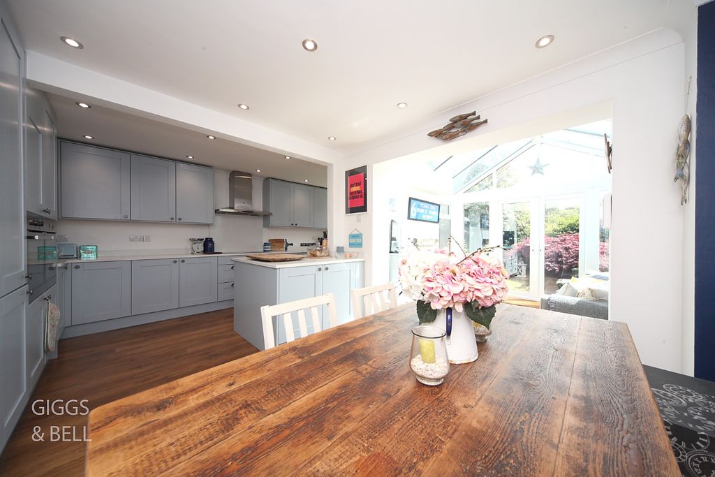 Property photo 3 of 27 5202424