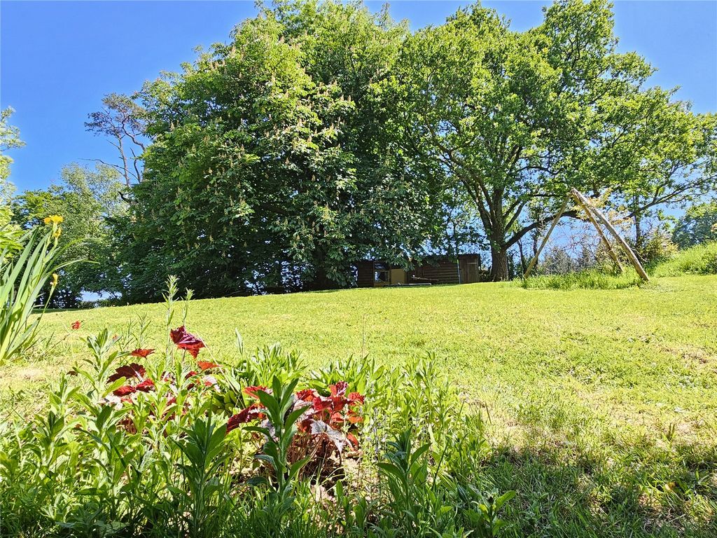 Property photo 2 of 29 Picture No. 37