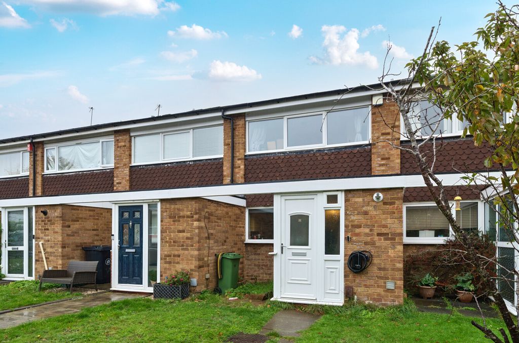 Property photo 1 of 18 1369959-1-6902004...