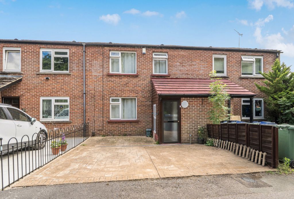 Property photo 1 of 10 1483625-2-6A42917...