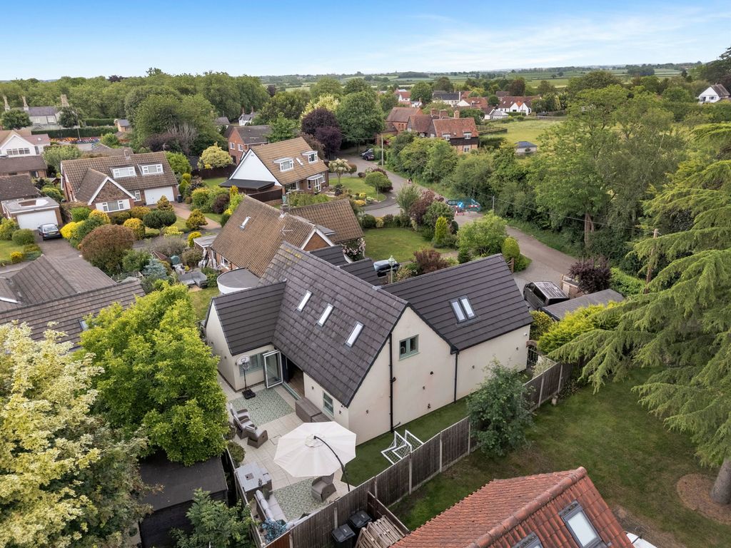 Property photo 2 of 32