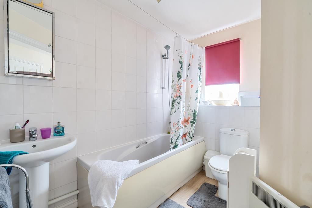 Property photo 3 of 12 Bathroom