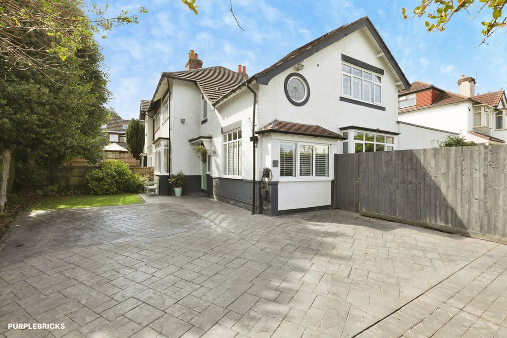 Property photo 1 of 33